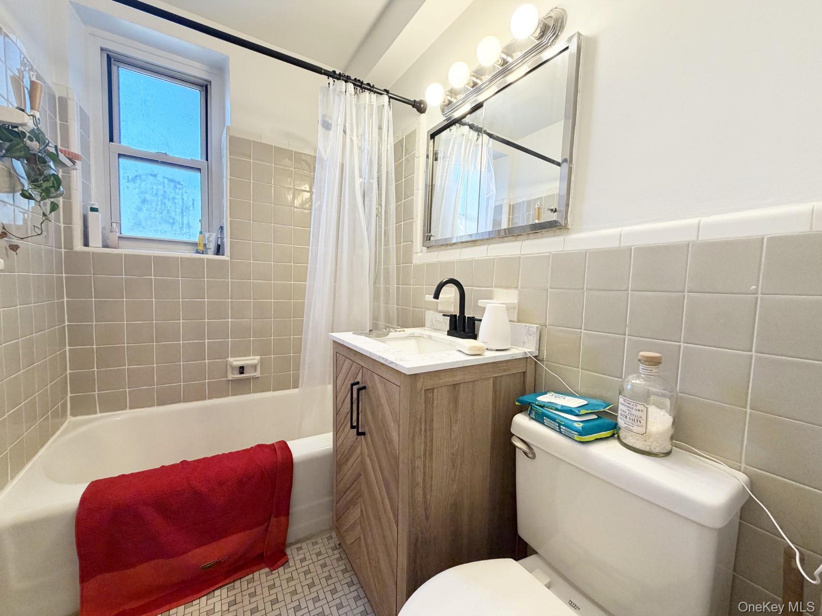 209-15 18th Avenue, Unit 4K photo 6