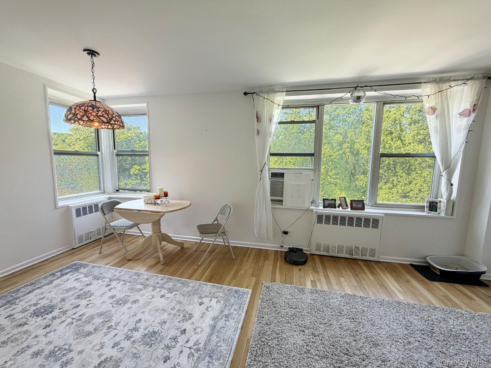 209-15 18th Avenue, Unit 4K photo 2