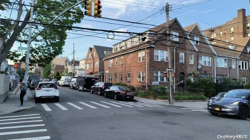 79-01 45 Avenue – For Sale photo 2