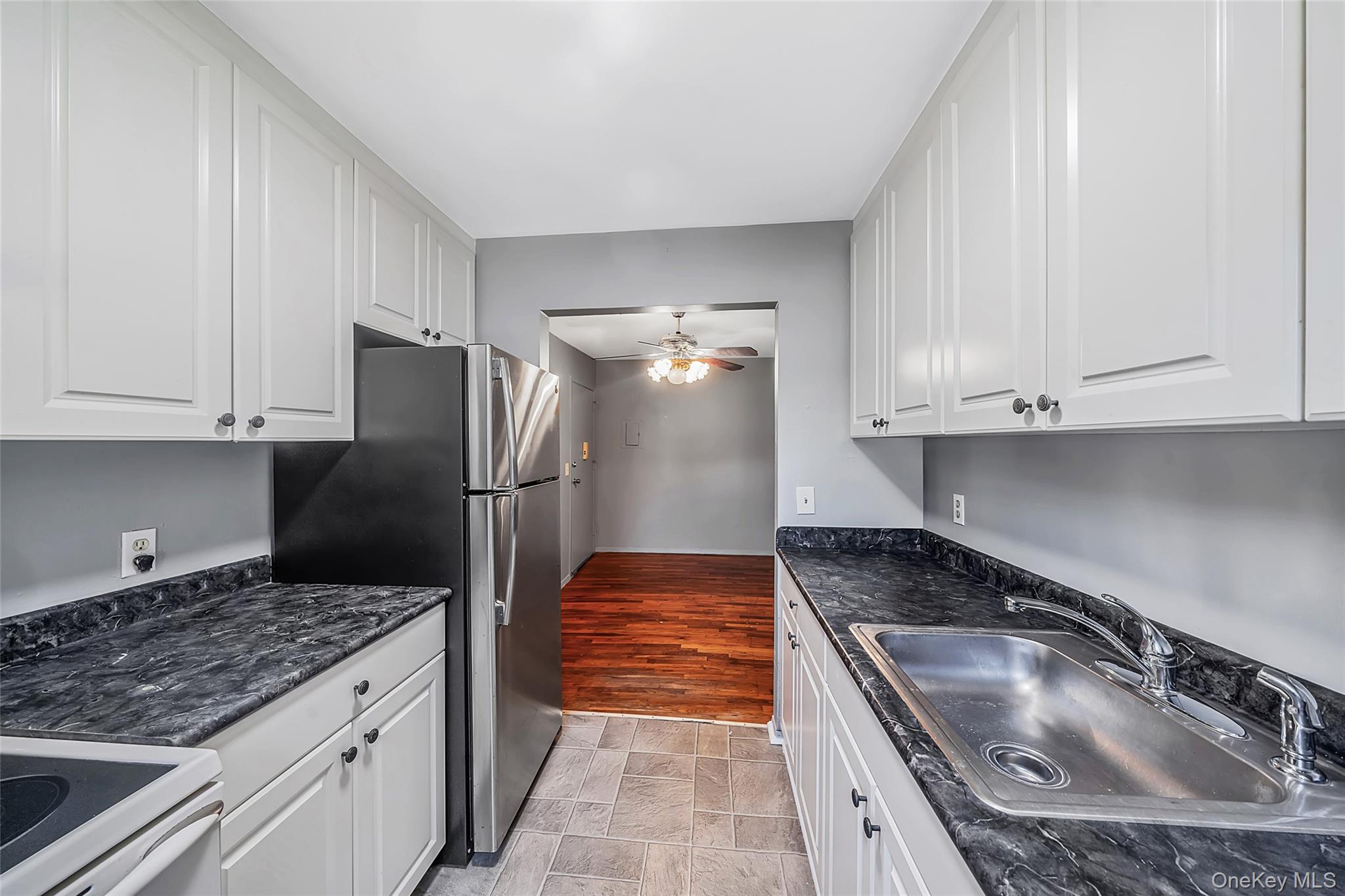 2397 Union Blvd, Unit 8a photo 15