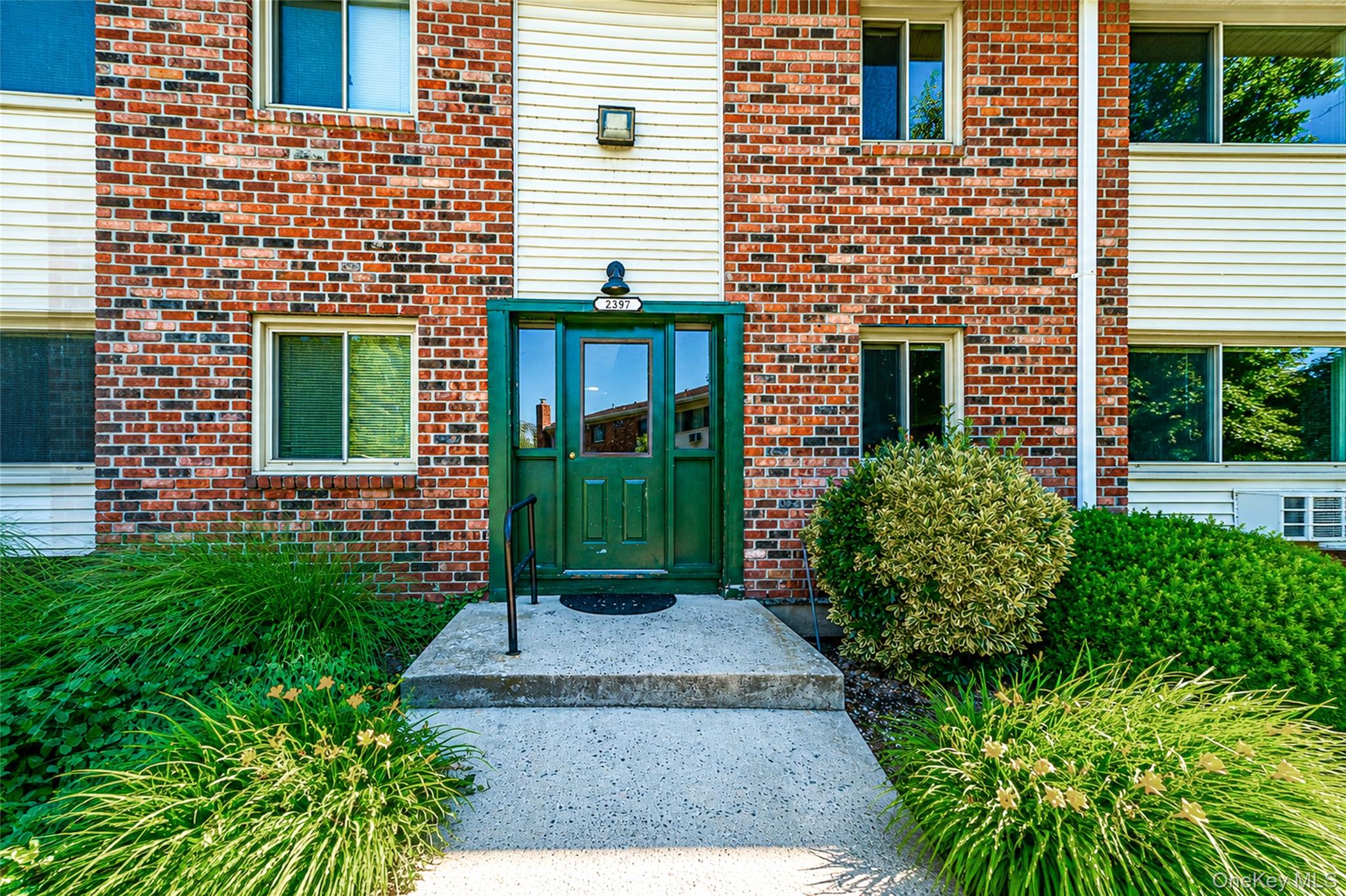 2397 Union Blvd, Unit 8a photo 2
