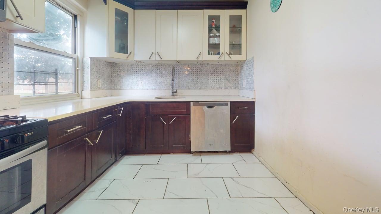 150-28 Jewel Avenue, Unit 1 photo 11