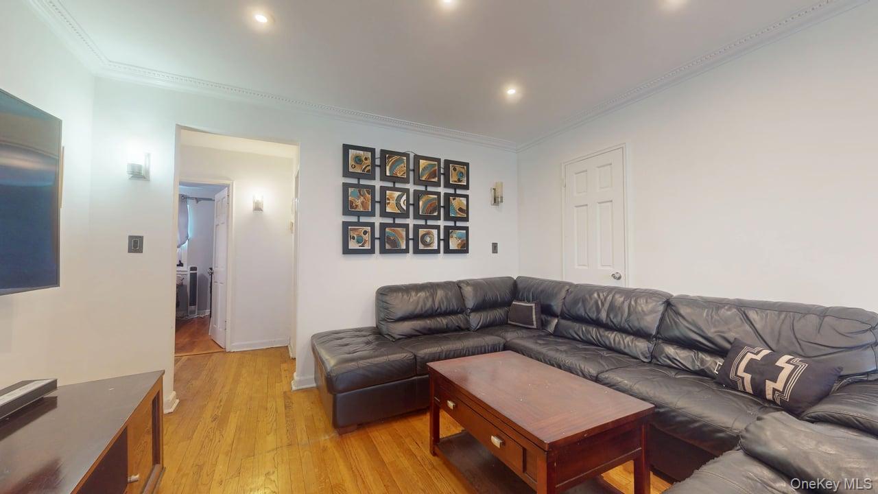 150-28 Jewel Avenue, Unit 1 photo 4