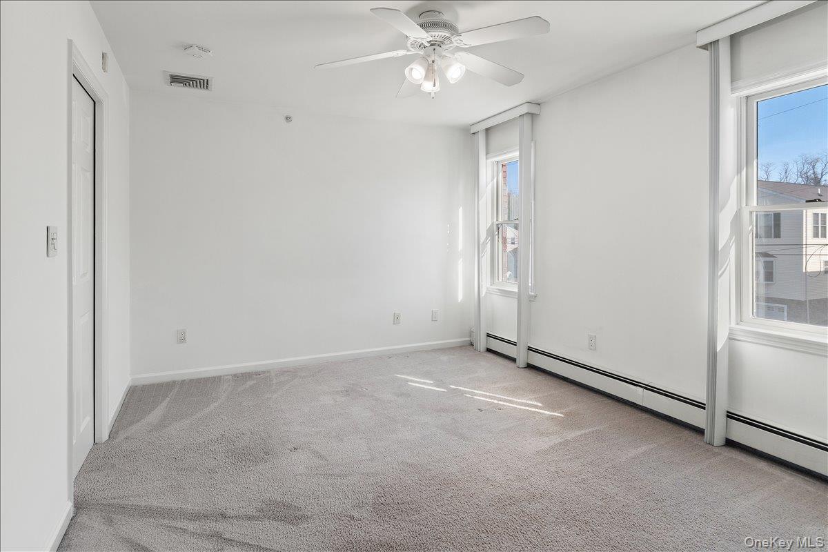 27 Woodside Avenue, Unit Apt B photo 9