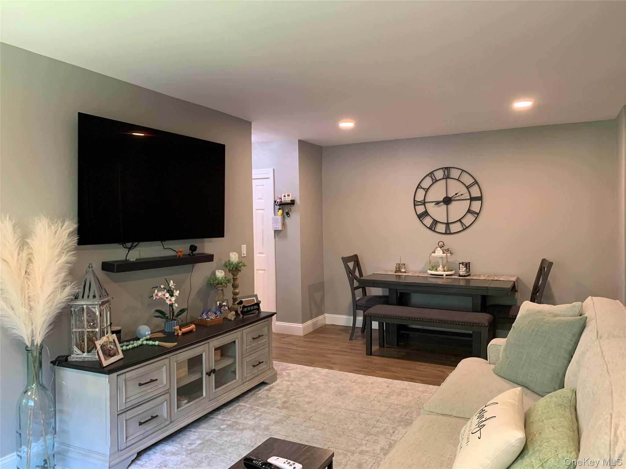 2449F Union Boulevard, Unit 12B photo 7
