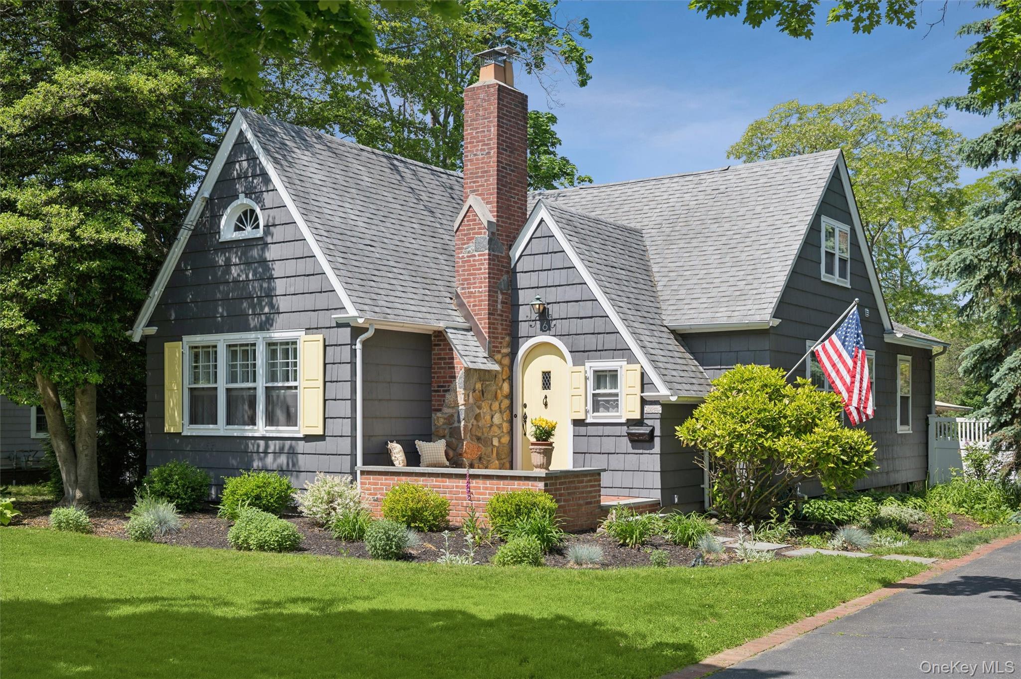 16 Union Avenue – For Sale photo 2
