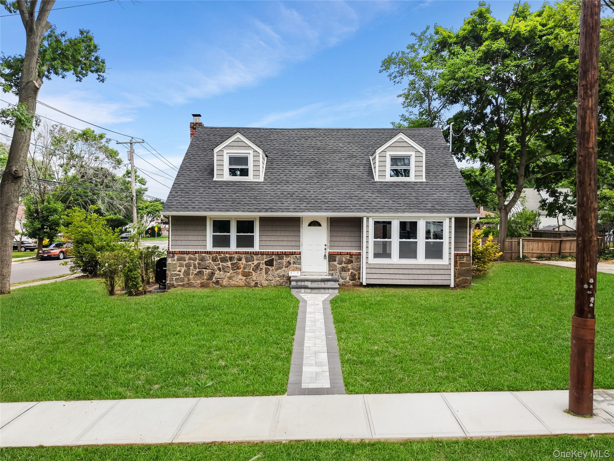 474 Roy Street – For Sale