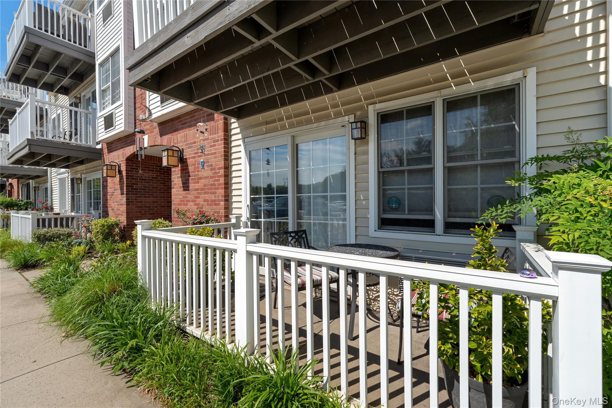 9452 Magnolia Court, Unit 1B photo 2