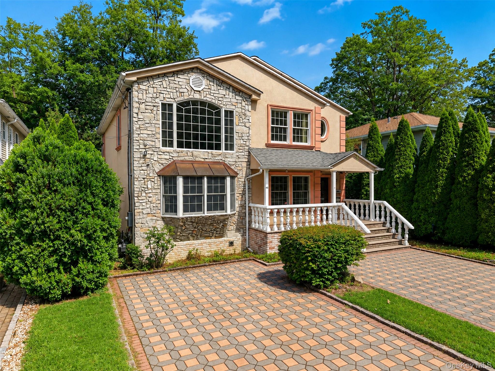 45 Yennicock Avenue – For Sale