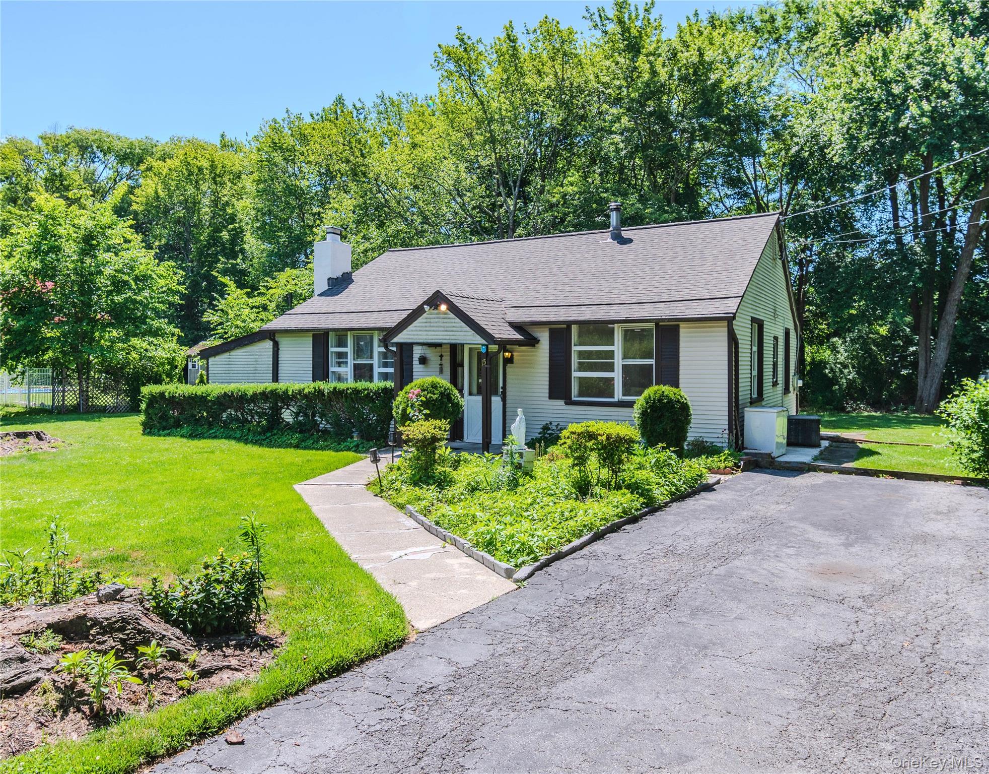15 Maple Drive – For Sale