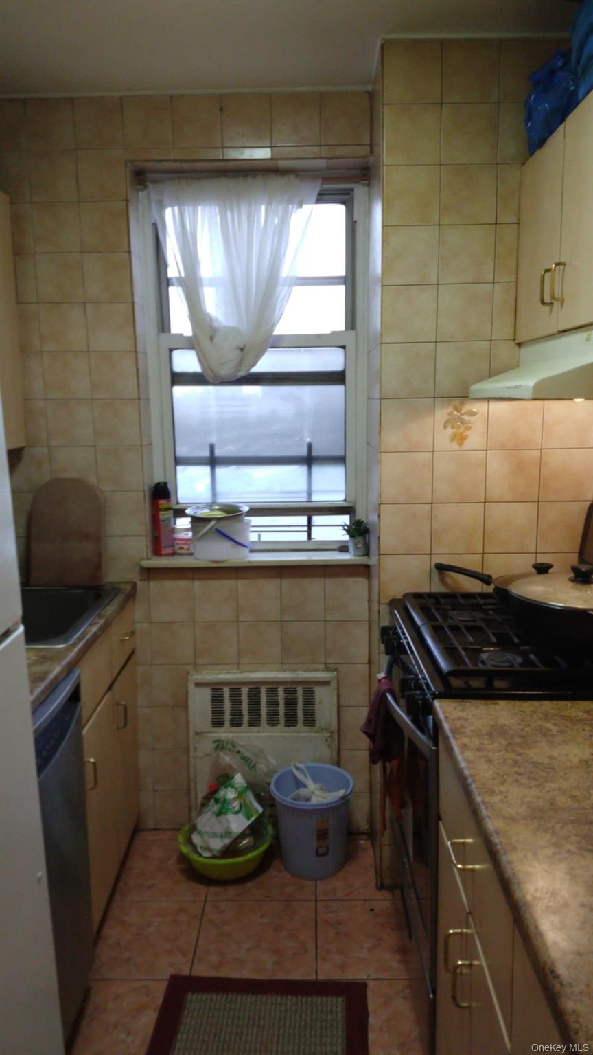 86-05 60th Road, Unit 3B photo 10
