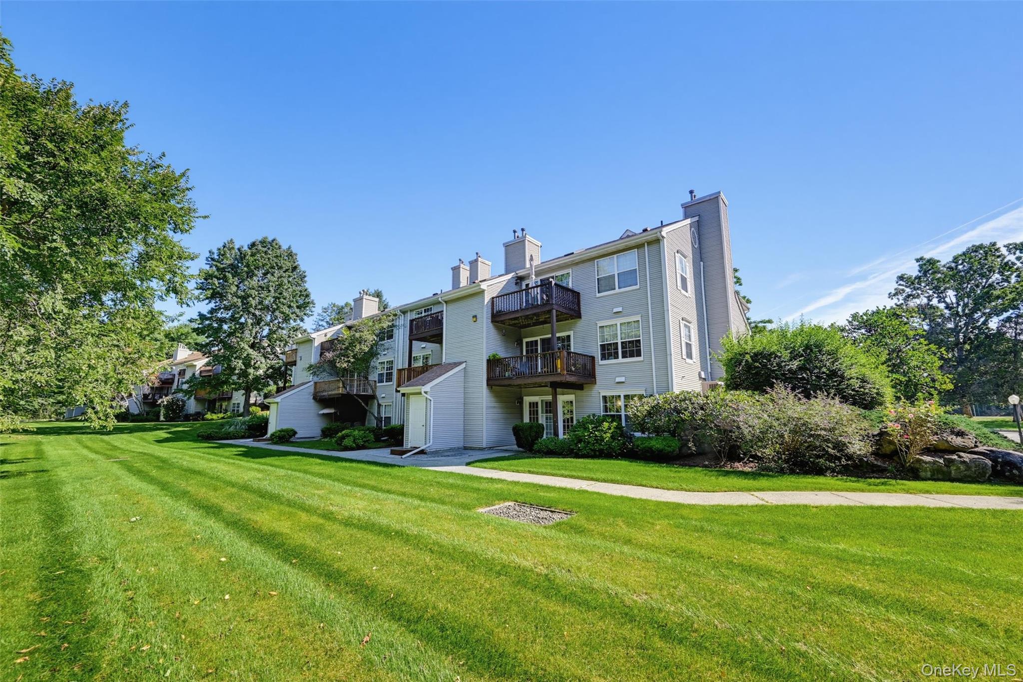 1175 Washington Green – For Sale photo 24