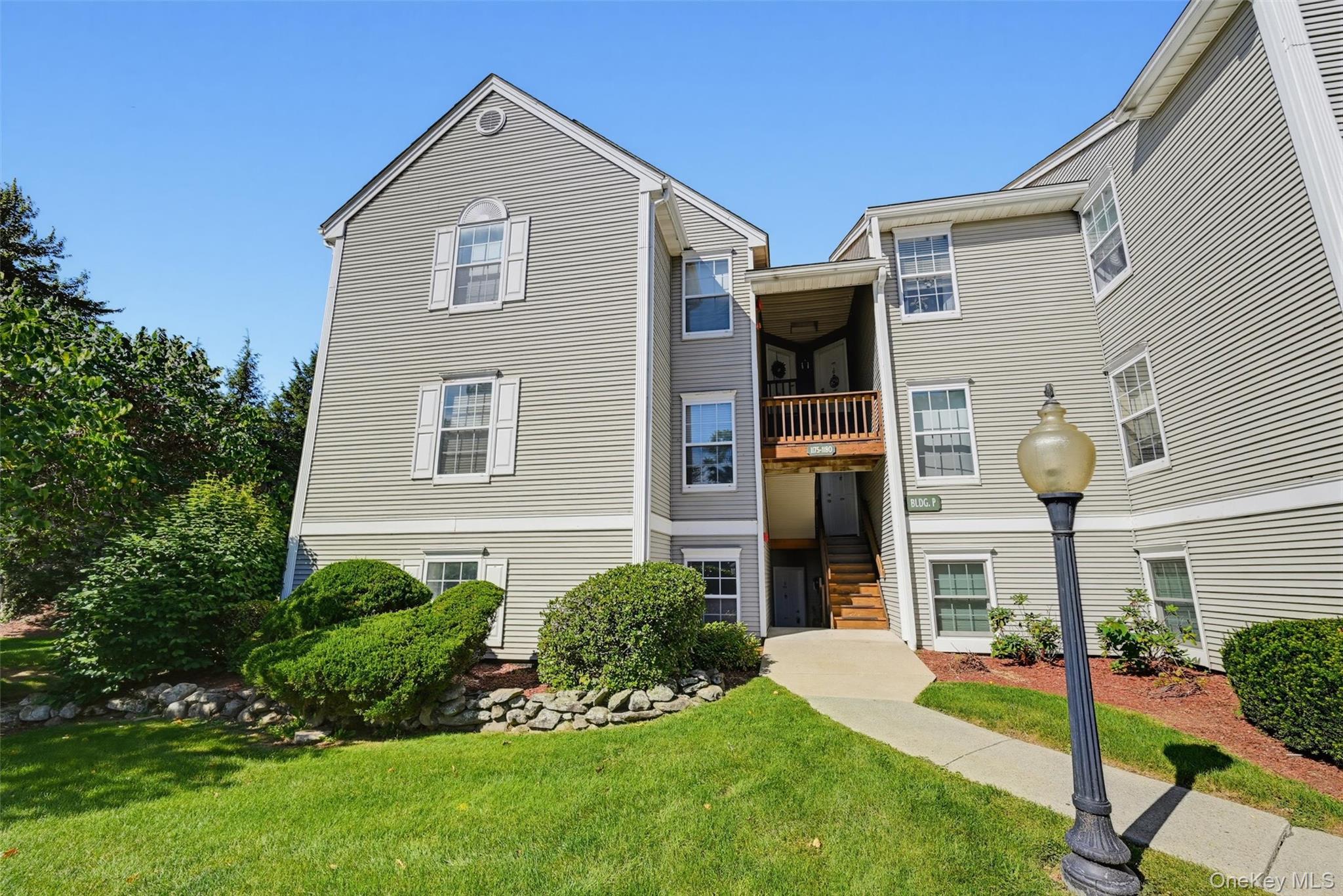 1175 Washington Green – For Sale photo 2