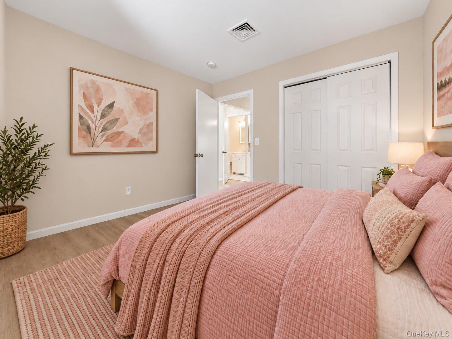 1175 Washington Green – For Sale photo 17