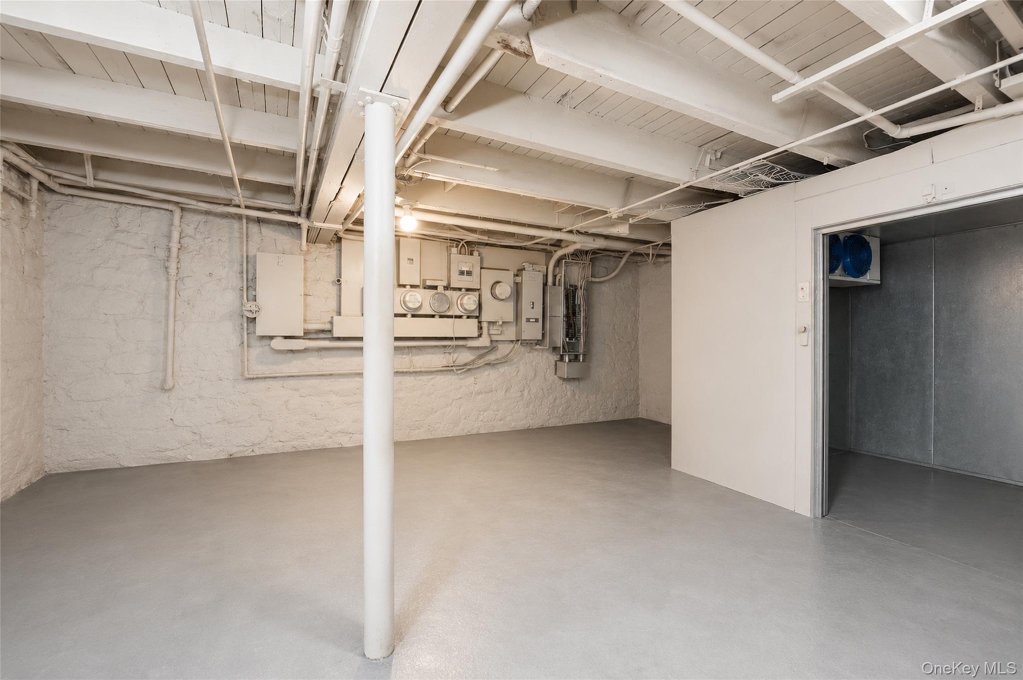1077 Broadway, Unit Ground Flo photo 12