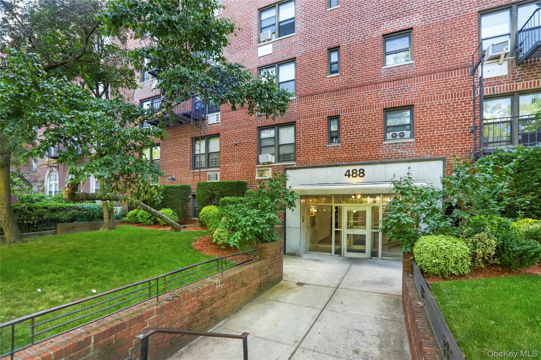 488 Ocean Parkway, Unit 3B photo 6