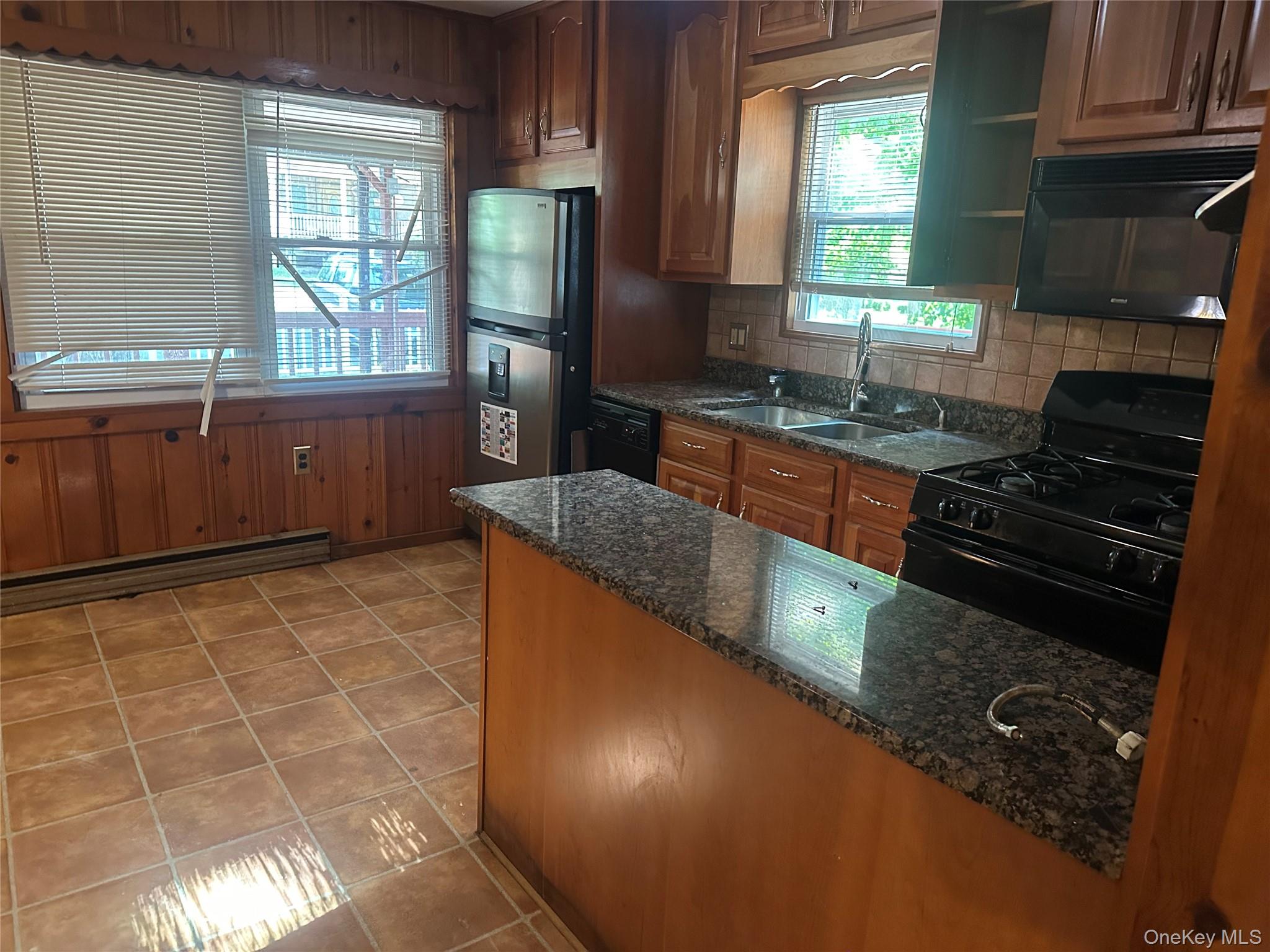 11 Richards Avenue – For Rent