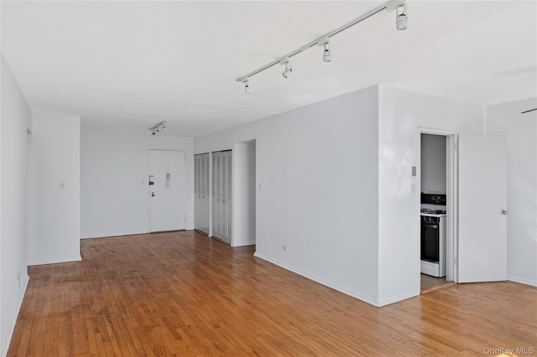 87-10 51st Avenue, Unit 7A photo 12