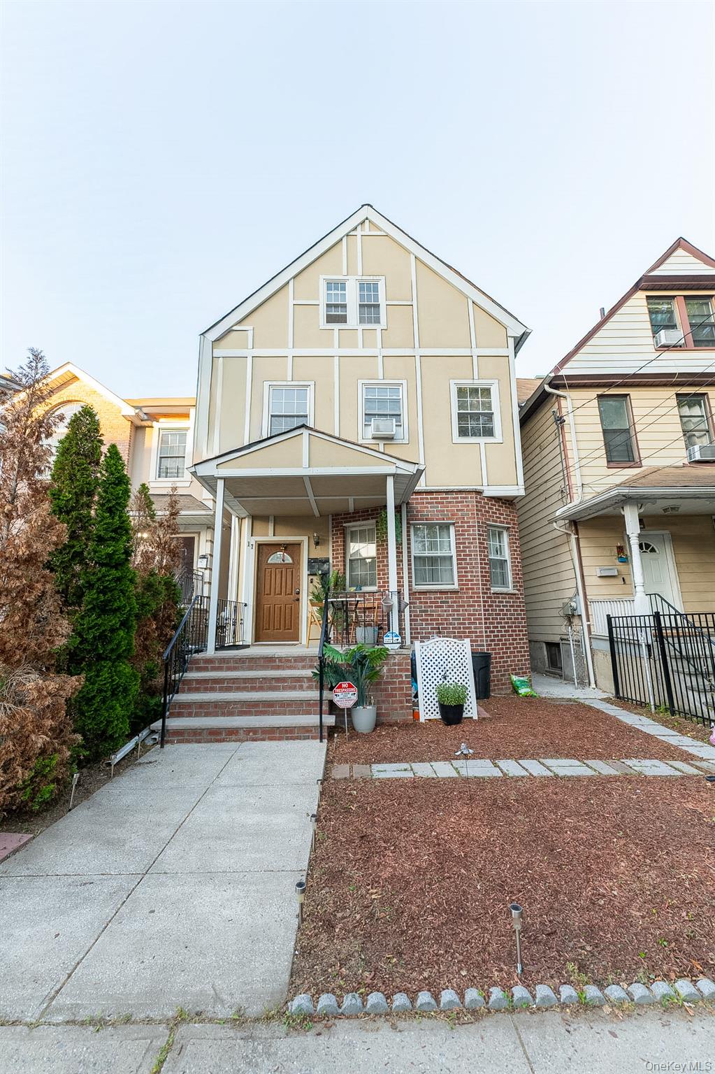 17 S 7th Avenue – For Sale