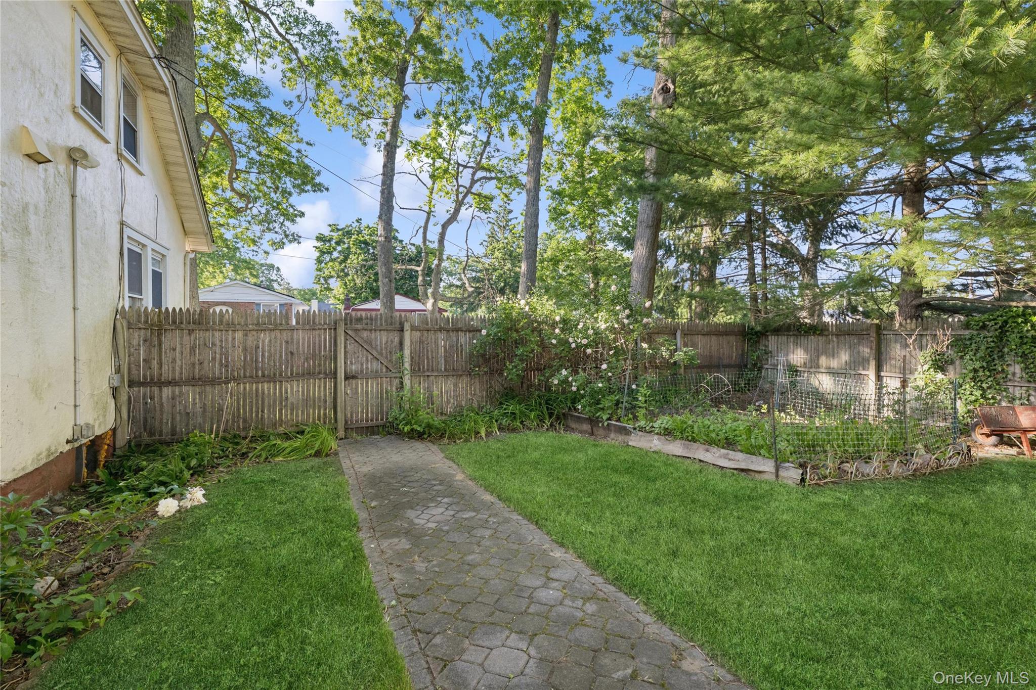 36 Lakeview Court – For Sale photo 23