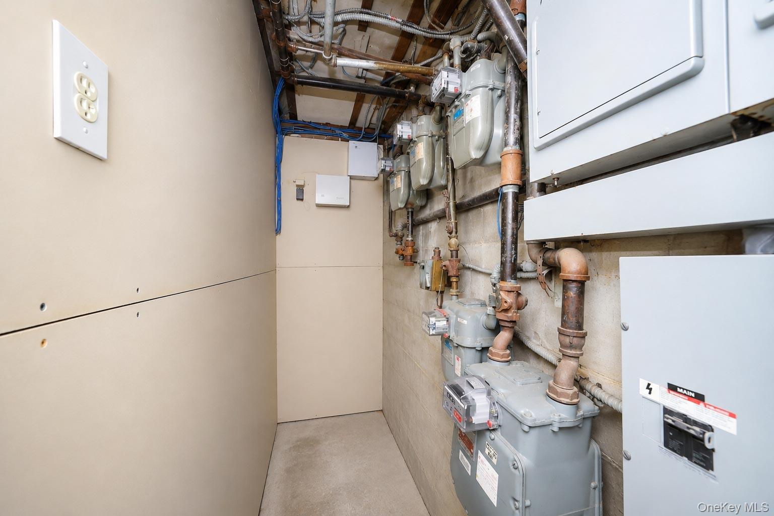 33 Avenue U – For Sale photo 29