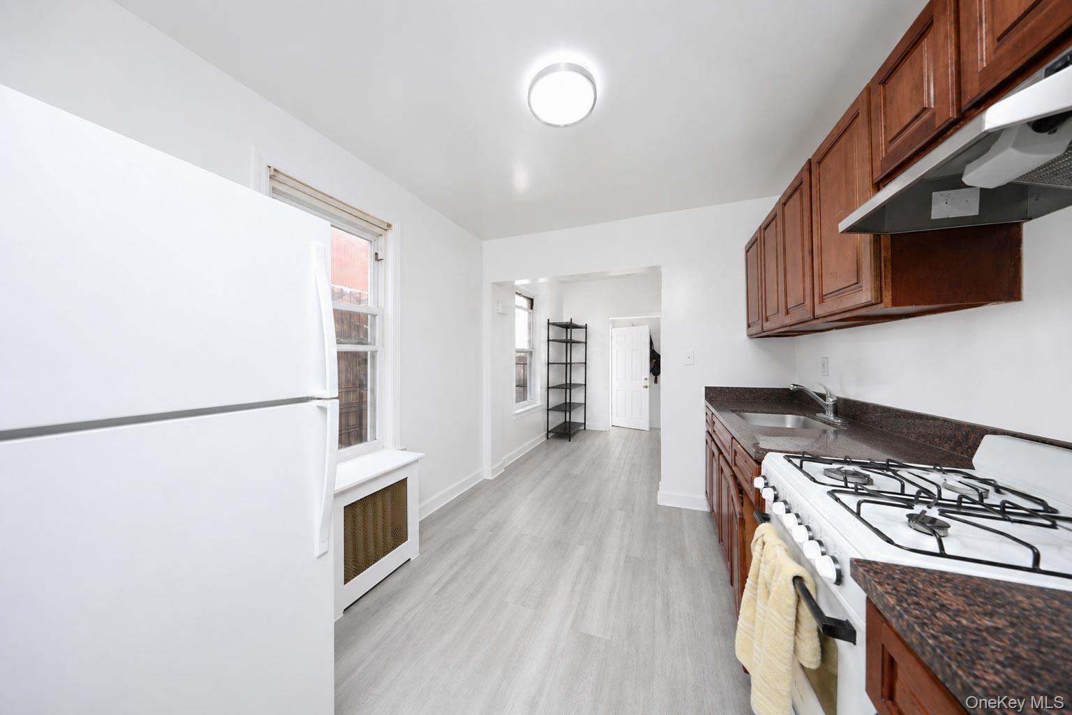 33 Avenue U – For Sale photo 11