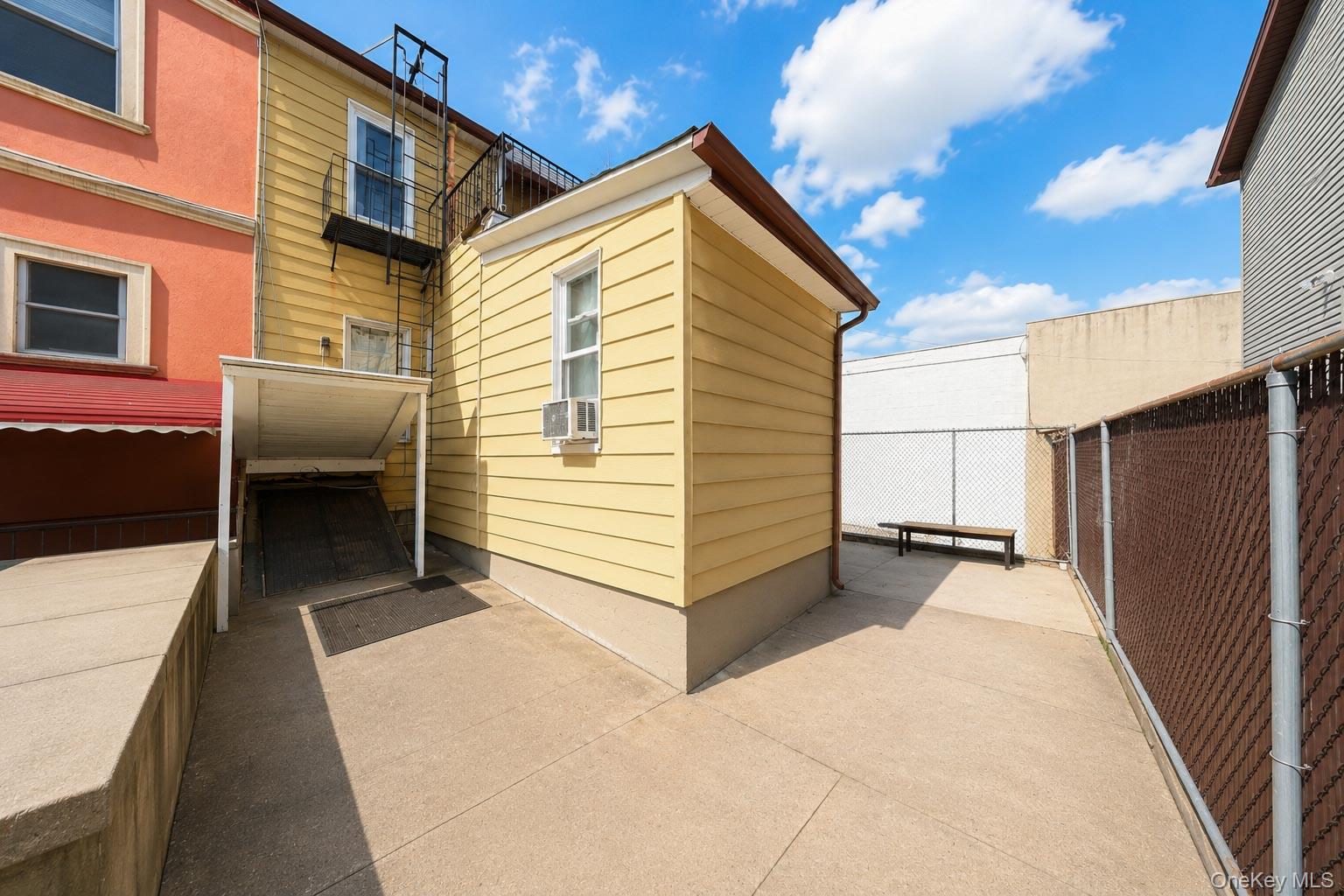 33 Avenue U – For Sale photo 31