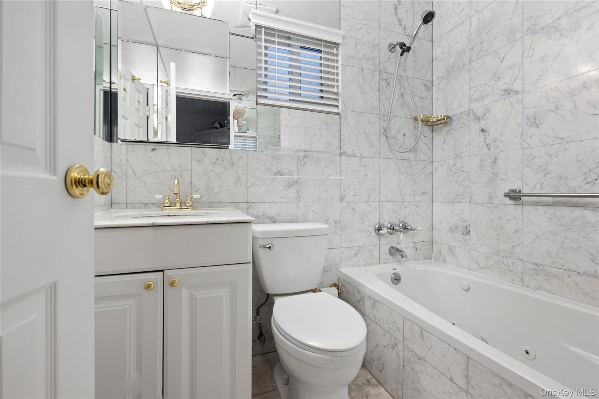 281 Dune Road, Unit 17B photo 16