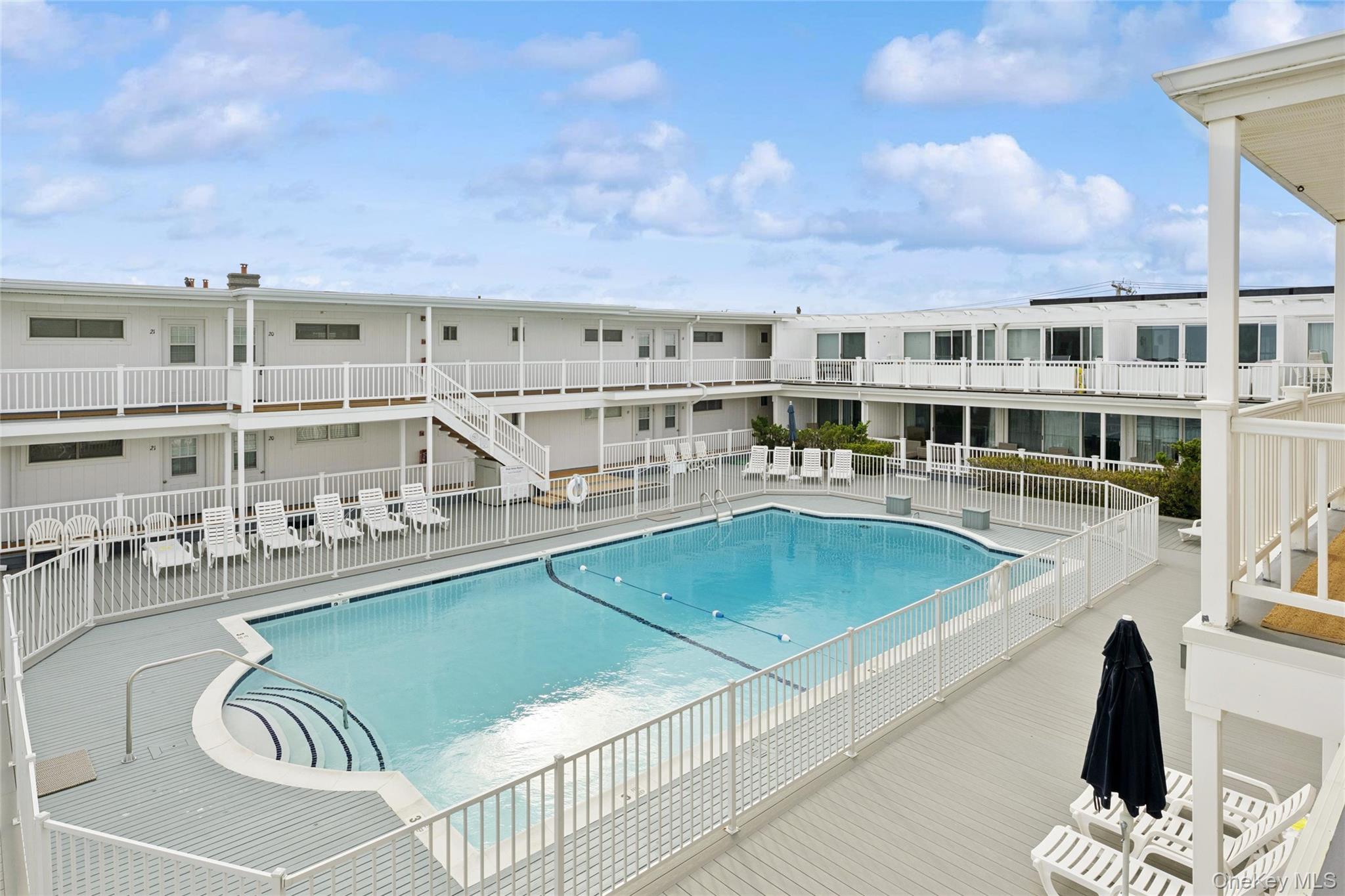 281 Dune Road, Unit 17B photo 2