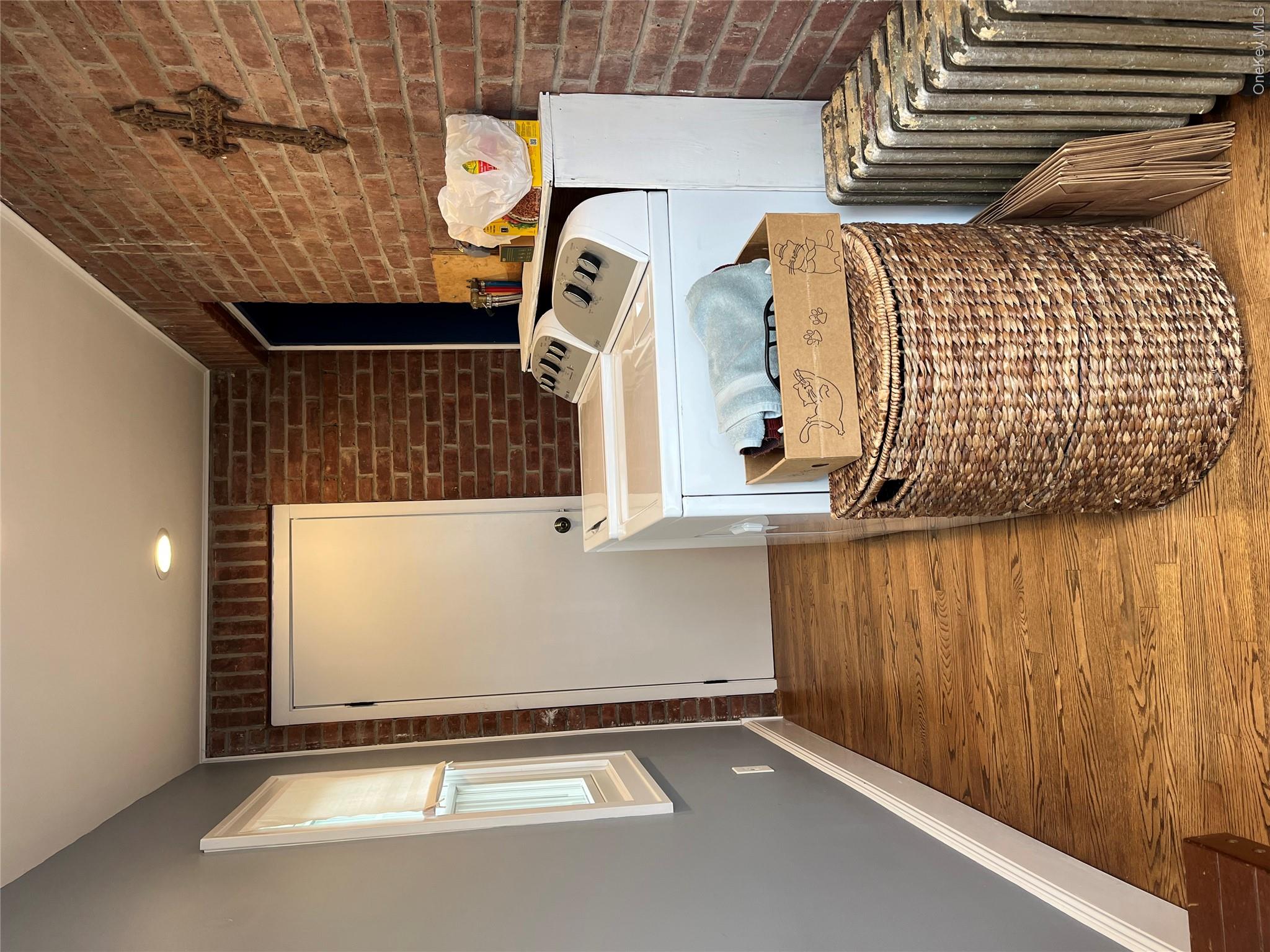 10 Vine Street – For Sale photo 20