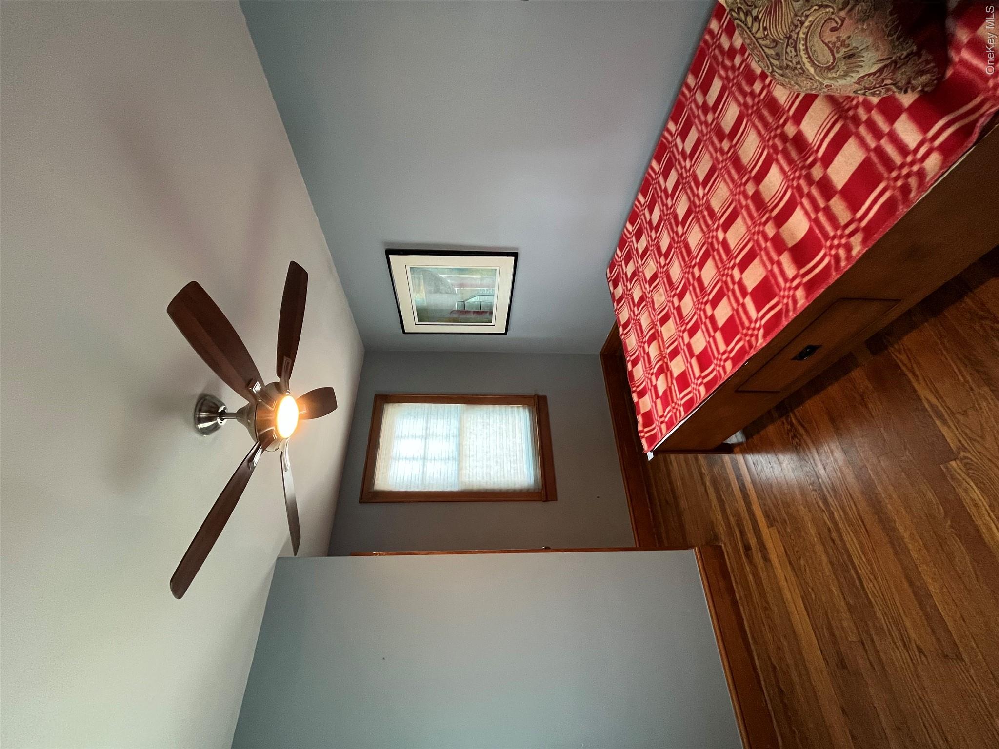 10 Vine Street – For Sale photo 17