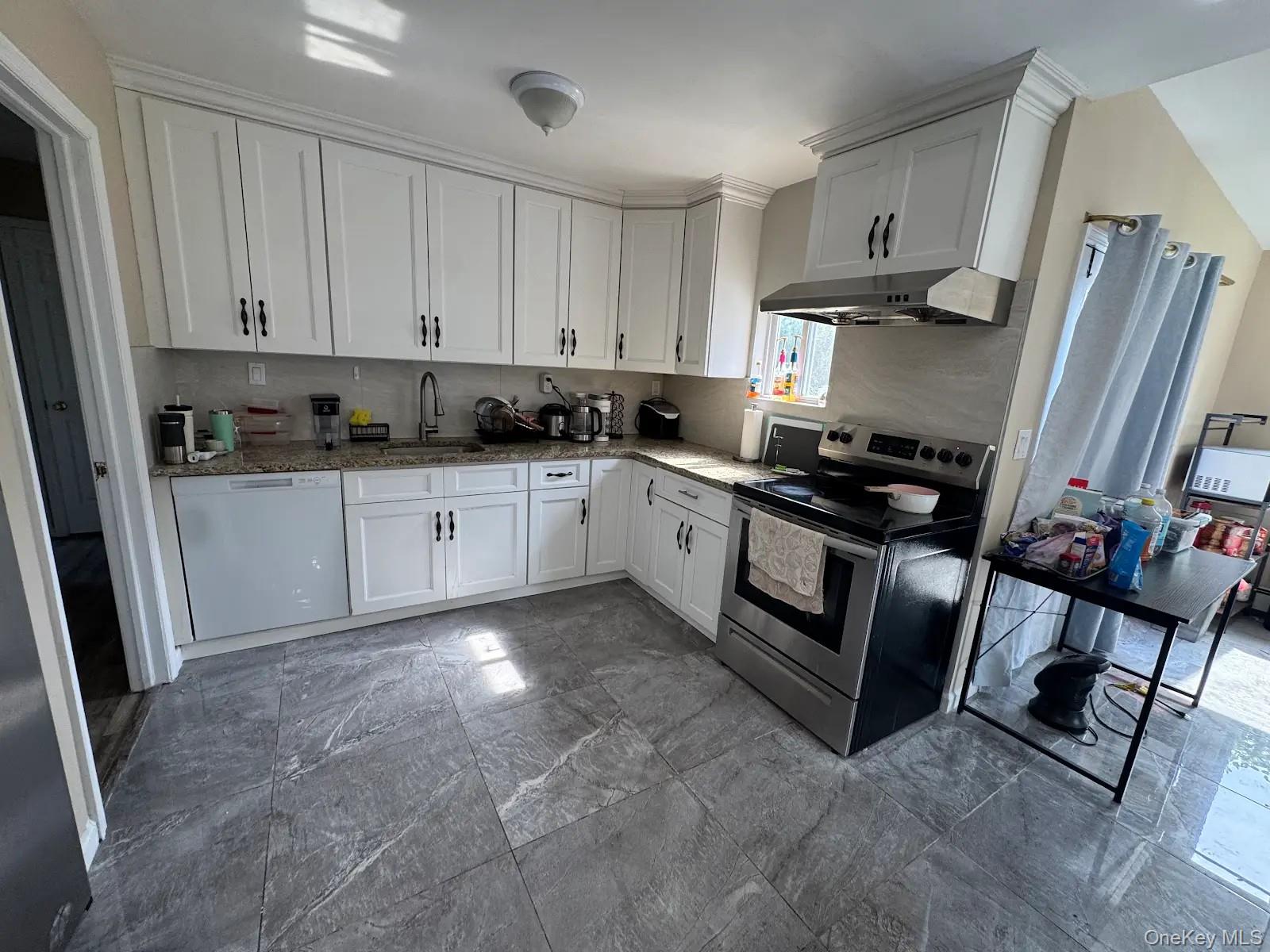 1 Eisenhower Road – For Sale photo 5
