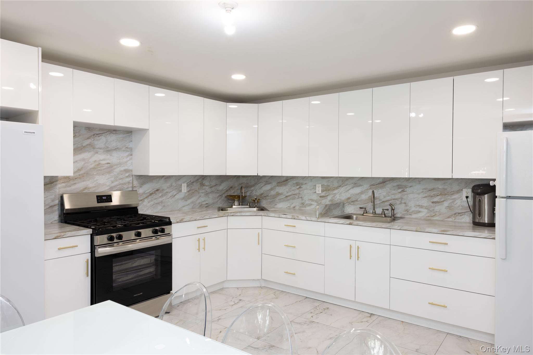 4 Rita Avenue, Unit B photo 9