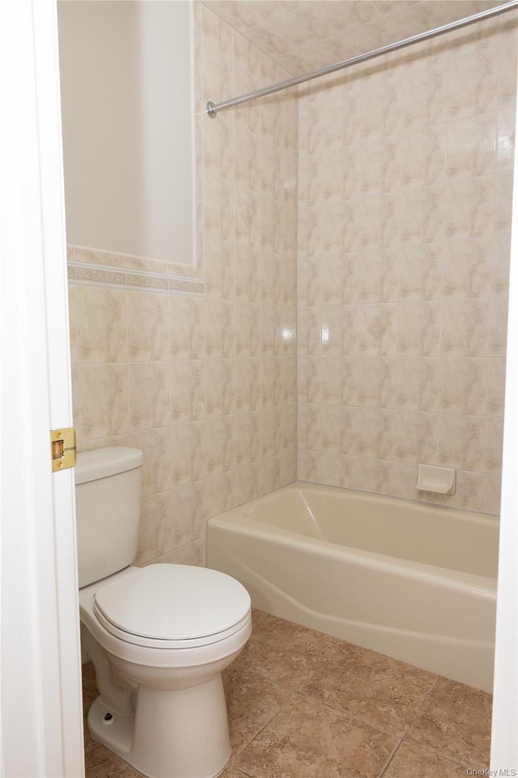 4 Rita Avenue, Unit B photo 17