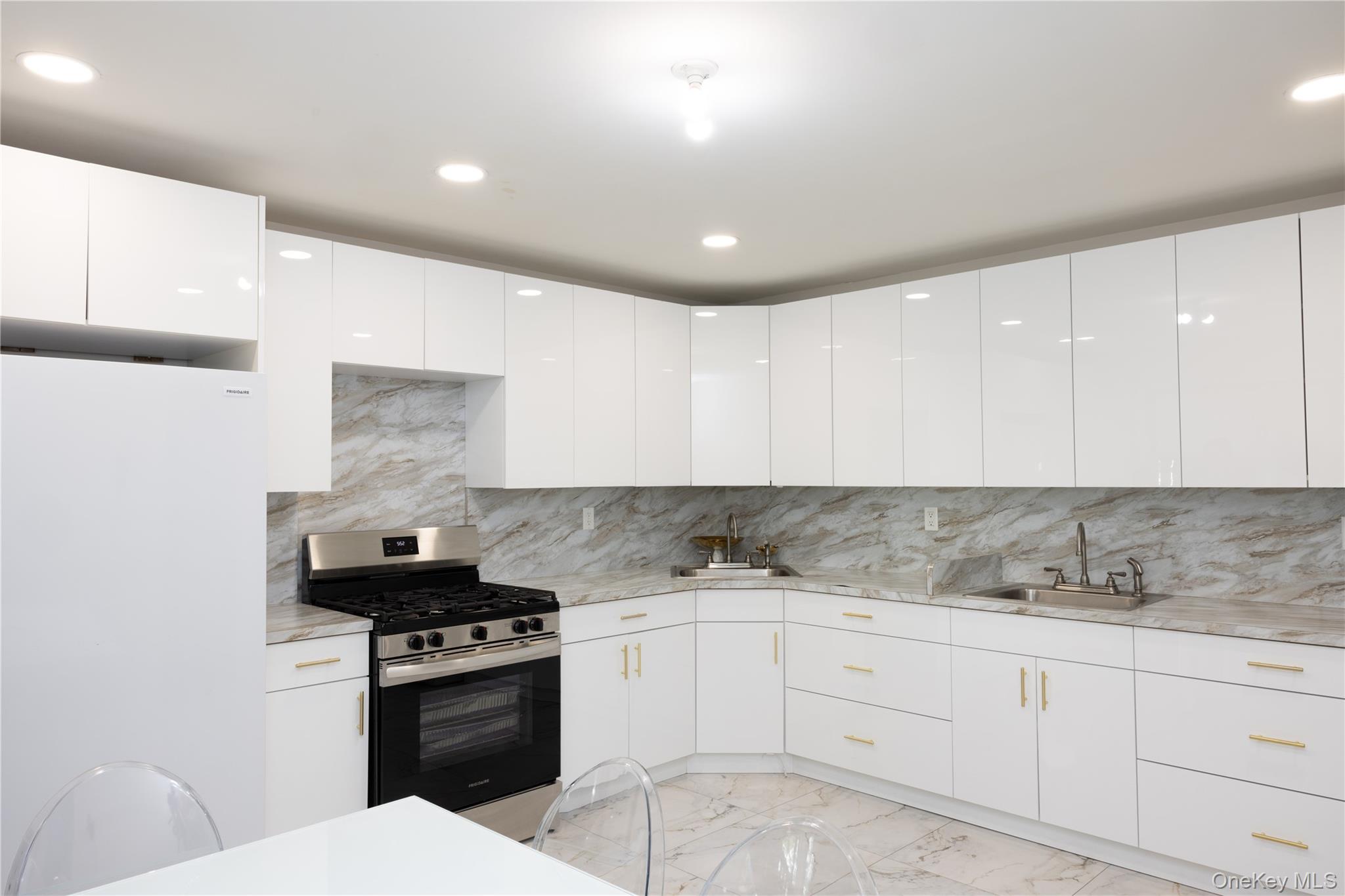 4 Rita Avenue, Unit B photo 11
