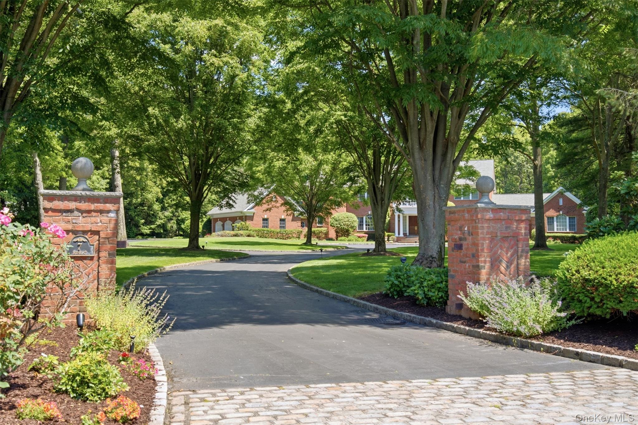 7 Fairway Court – For Sale photo 2
