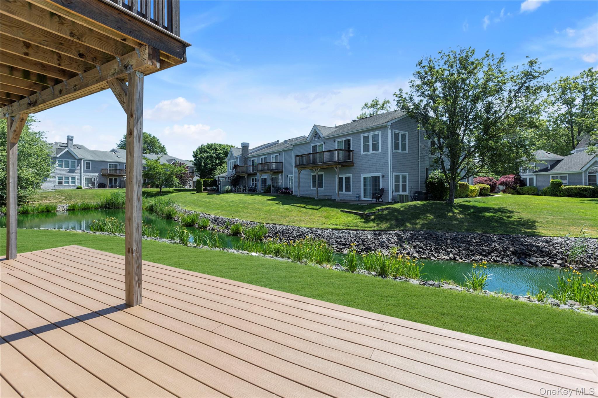 38 Lakebridge Drive S – For Sale photo 15