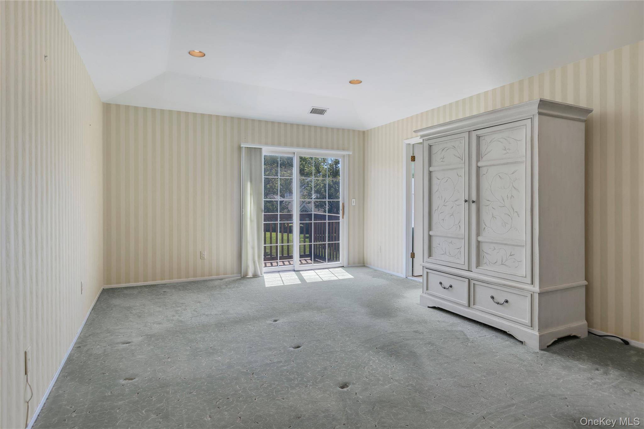 38 Lakebridge Drive S – For Sale photo 17