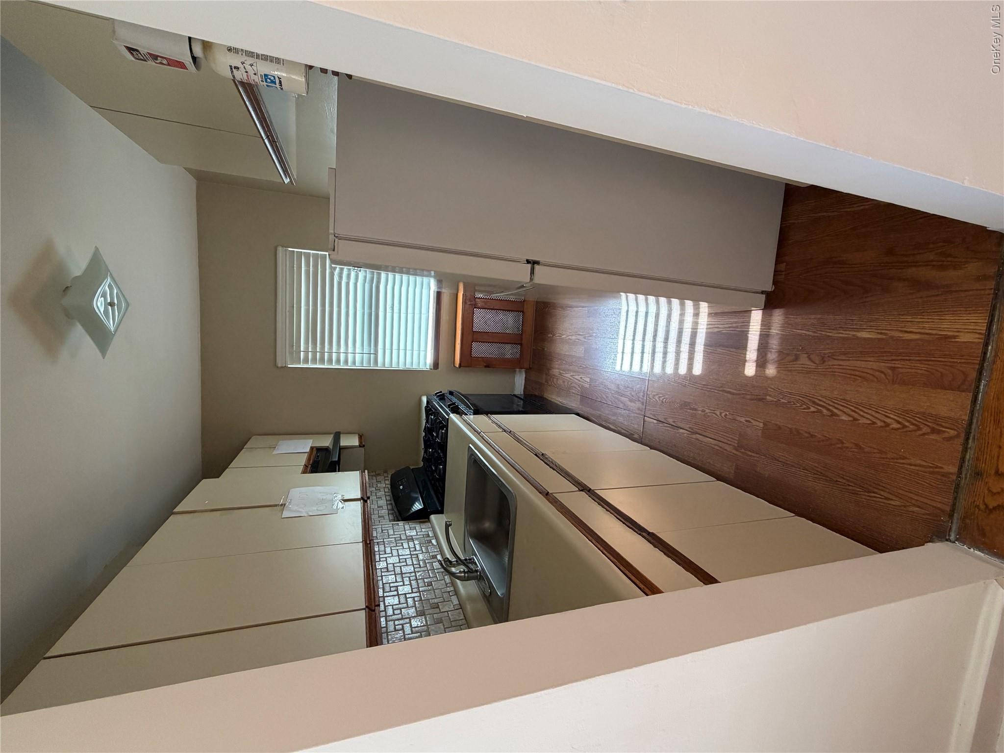 196-61 69th Avenue, Unit 1 photo 3