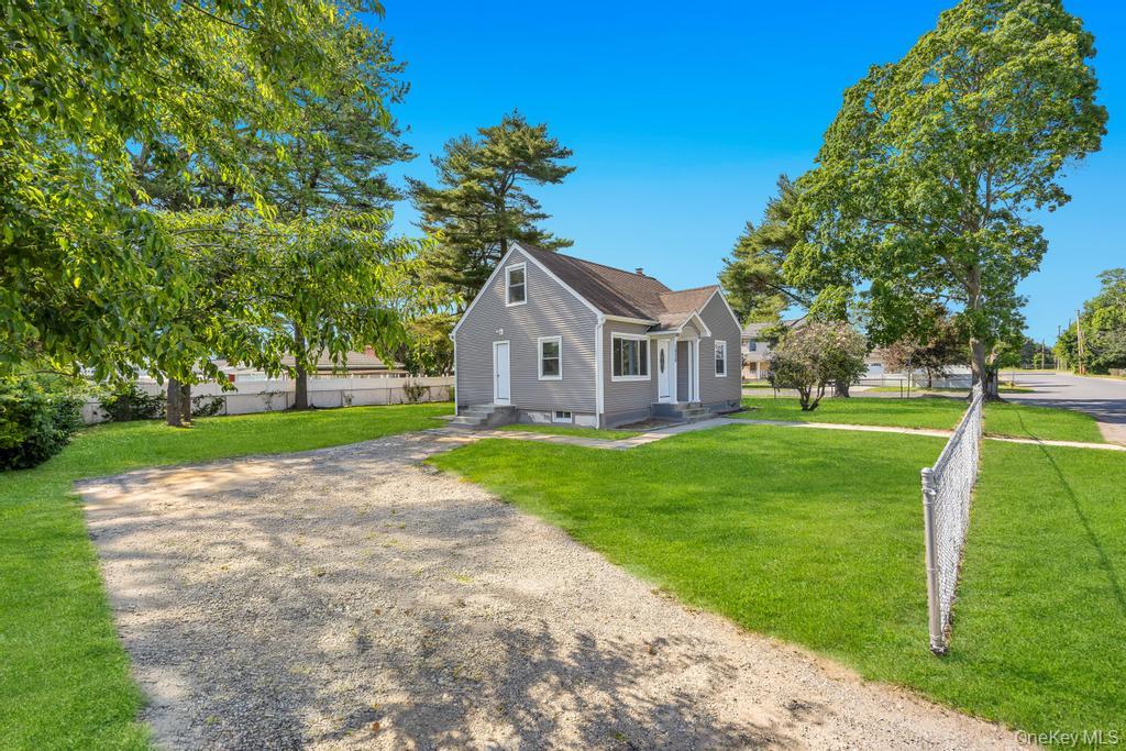 1828 Stein Drive – For Sale photo 3