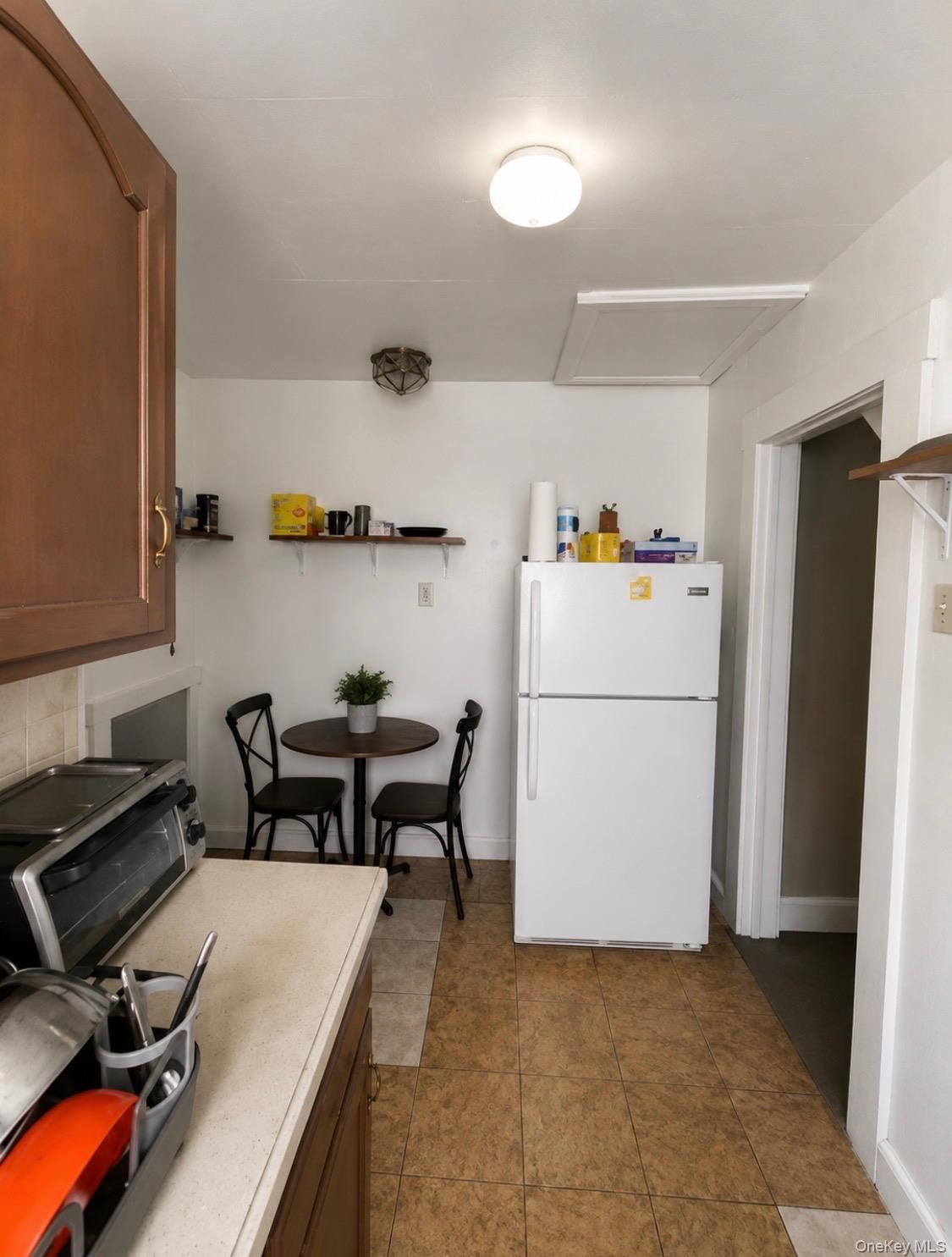 7 Sweezy Avenue – For Sale photo 2