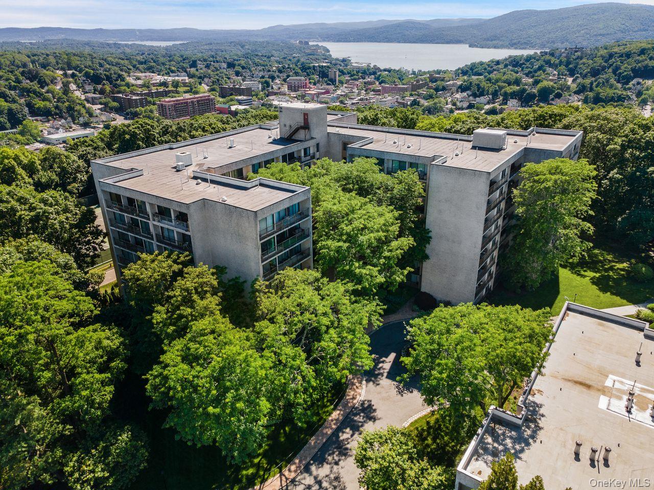 150 Overlook Avenue, Unit 5F photo 4