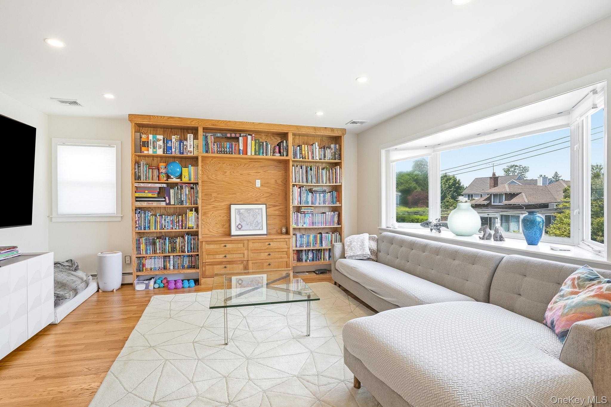 56 Wainwright Street – For Rent photo 2