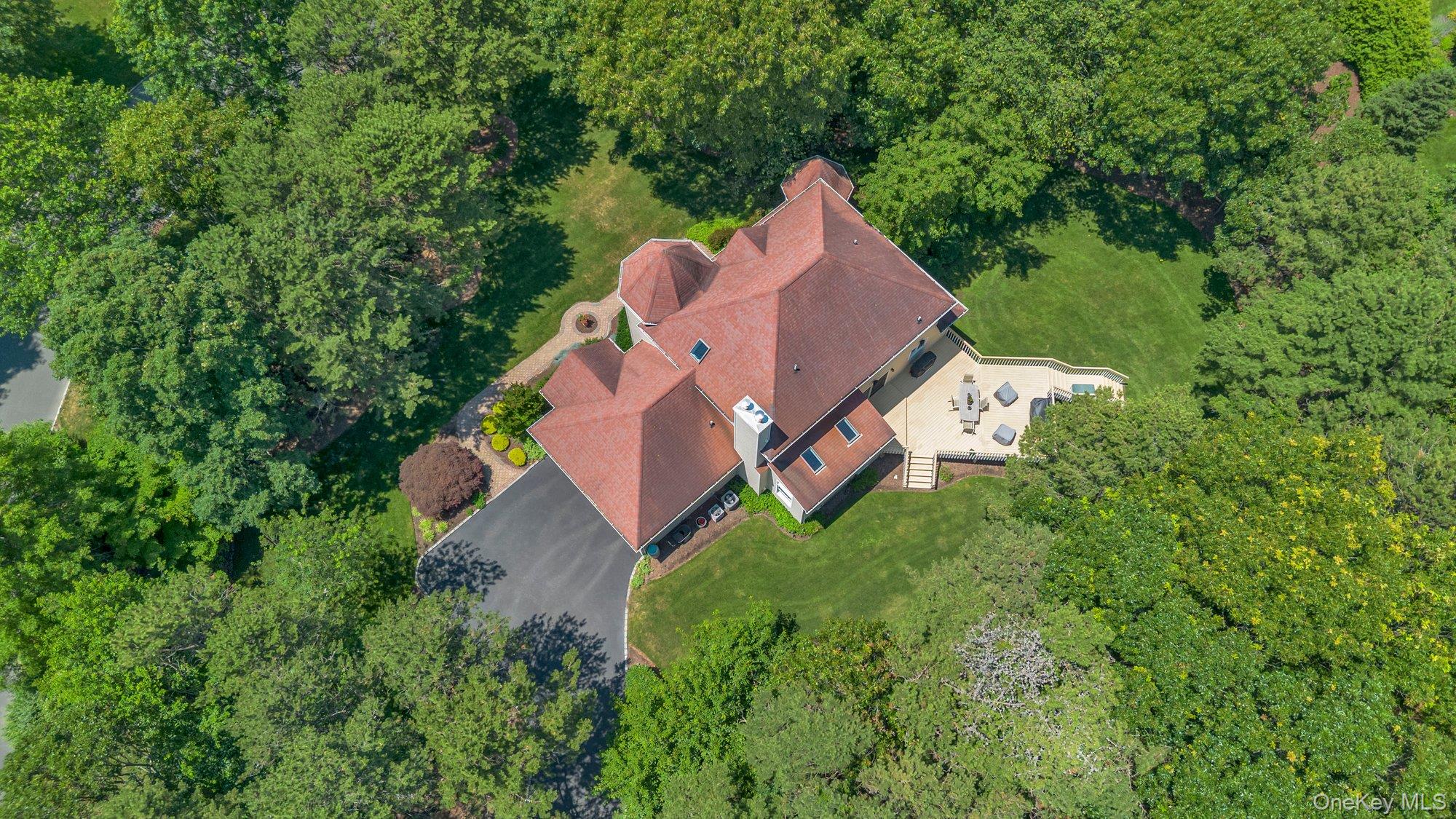 216 Landing Lane – For Sale photo 2