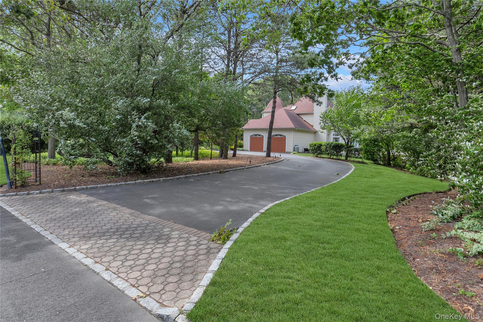 216 Landing Lane – For Sale photo 32