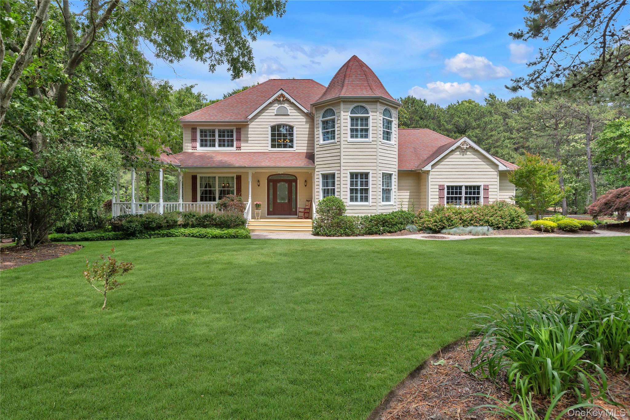 216 Landing Lane – For Sale