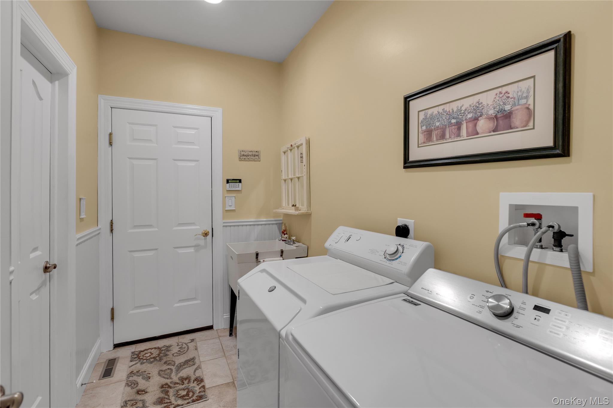 216 Landing Lane – For Sale photo 17