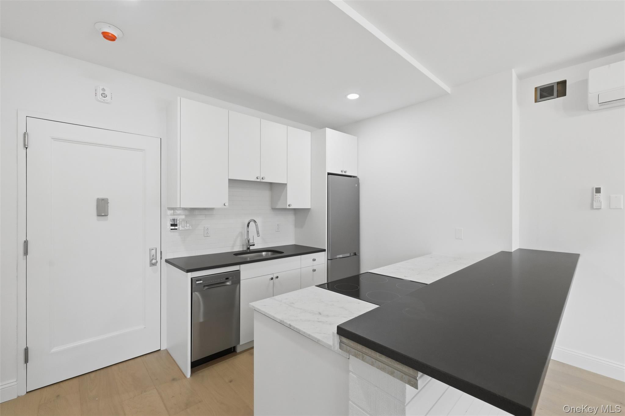 207 Main Street, Unit 5 photo 8
