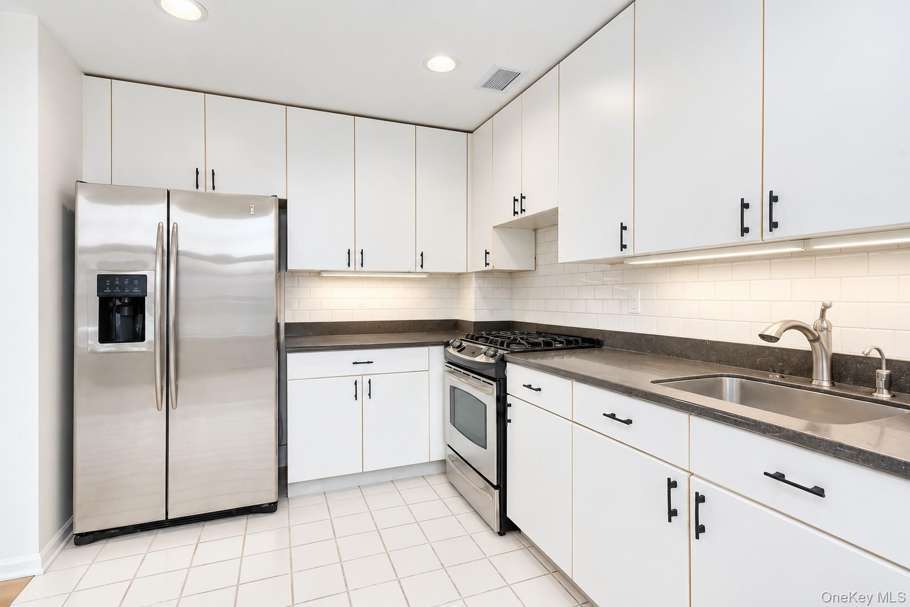 213 Devries Court, Unit 213 photo 12