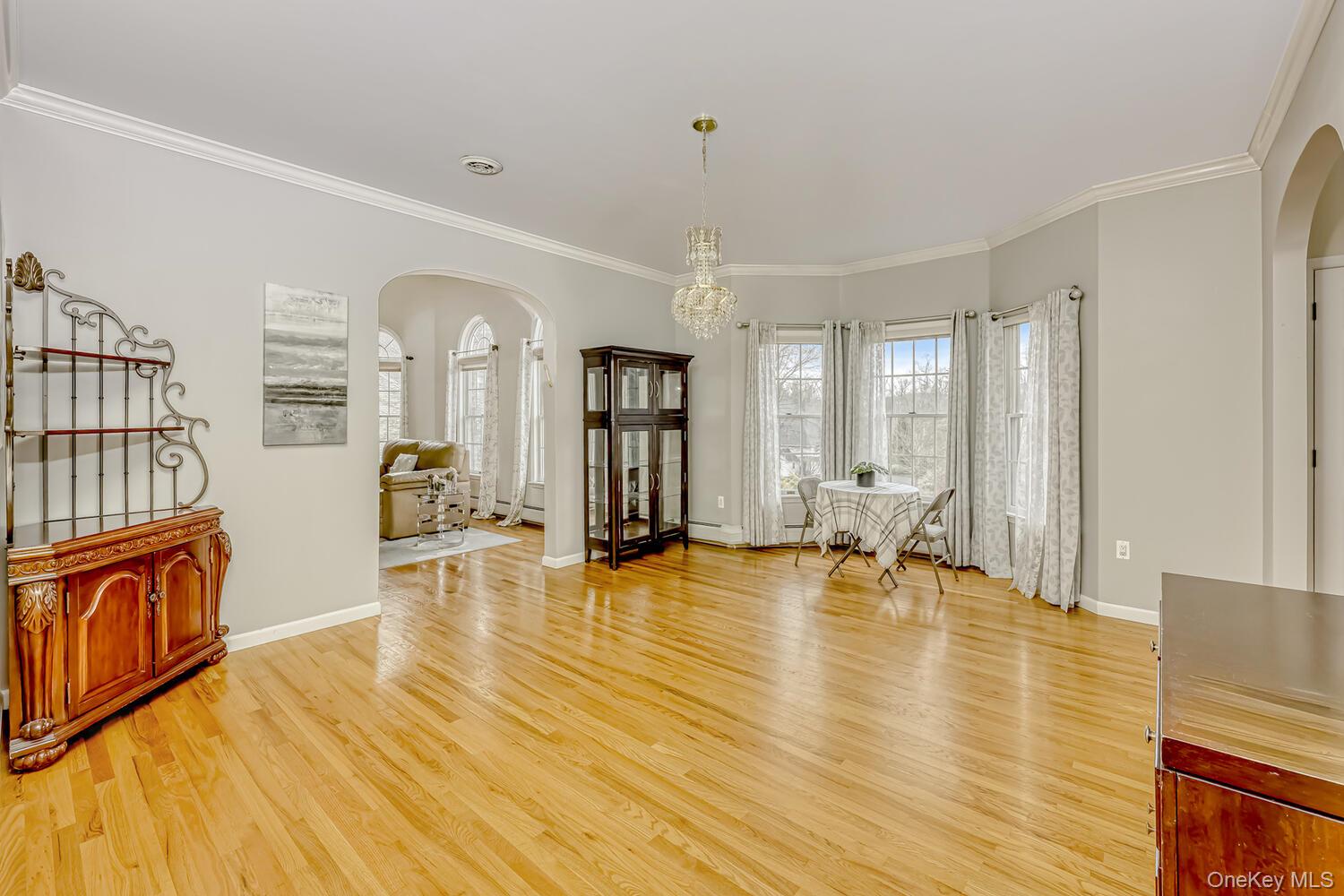22 Golden Road – For Sale photo 13